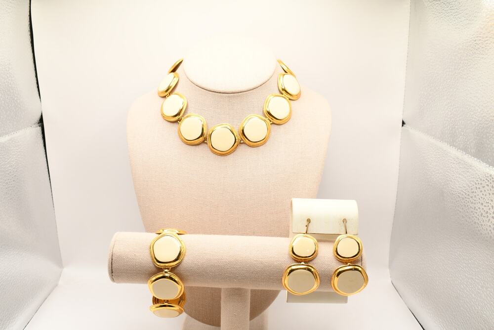 Vintage Ivory Cream Gold Tone Necklace Bracelet Dangle Earrings Set